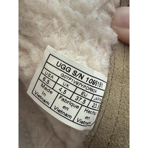 UGG Womens Winter Boots Sz 6.5 Benson Waterproof Wool Lining Leather Suede - Picture 9 of 11